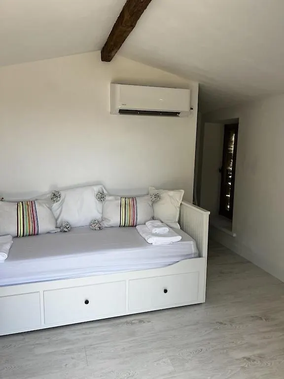Charming, Chic, Secluded Villa Within Walking Distance From Lorgues